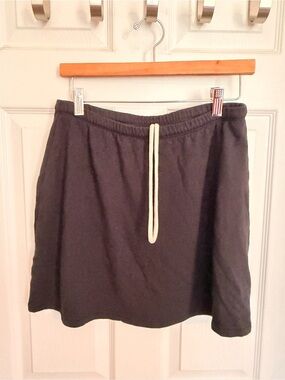 aerie black A-line skirt with cream drawstring